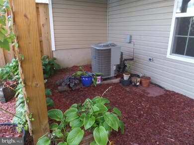 60 Private Ct, Bunker Hill, WV 25413 - photo 4