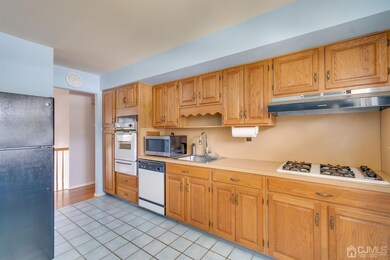 18 Lonanbe Dr, Middlesex, NJ 08846 - photo 4