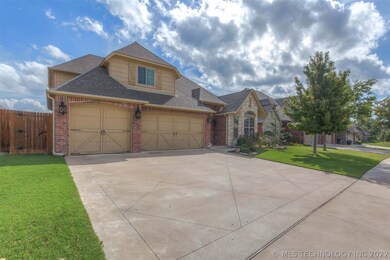 Lovely home in Brookwood of Jenks!