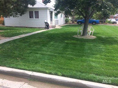 424 S Elder St, Nampa, ID 83686 - photo 2