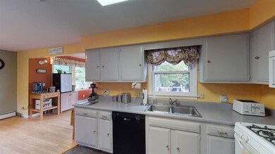 97 Huntington Acres, Richmond, VT 05477 - photo 6