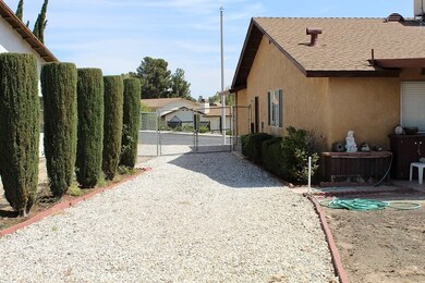 13772 Woodbine Dr, Victorville, CA 92395 - photo 5