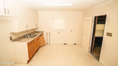 1105 Sycamore Rd, Kinston, NC 28501 - photo 6