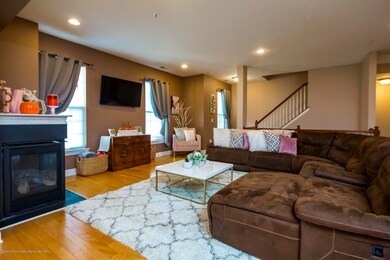 04_Living Room