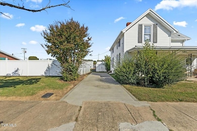 211 E C St, Elizabethton, TN 37643 - photo 3