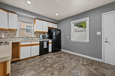 4040 W Green Tree Rd, Milwaukee, WI 53209 - photo 4