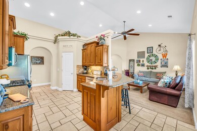2314 Arabian Way E Washington-large-007-