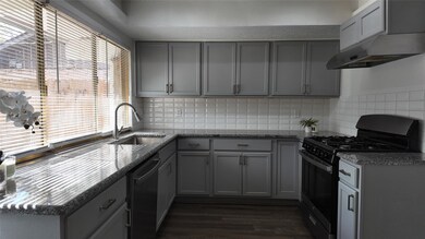 113 Harper Ct, Grand Prairie, TX 75051 - photo 6