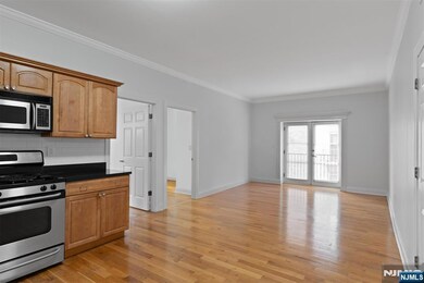 85 Broadway unit 2H, Jersey City, NJ 07306 - photo 7