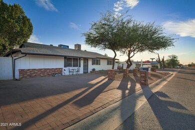 2069 W Greasewood St-2