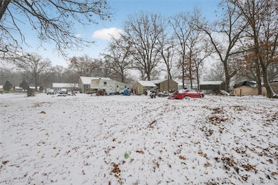 677 Chandler St, Muskegon, MI 49442 - photo 3