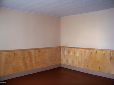 563 Ann St, Stroudsburg, PA 18360 - photo 7