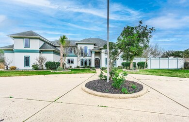 2320 Abingdon Rd, Alvin, TX 77511 - photo 4