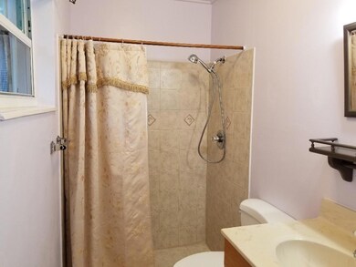 1444 Cochran Dr Master Bath