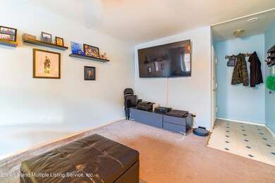 65 Elmwood Park Dr unit 8, Staten Island, NY 10314 - photo 4