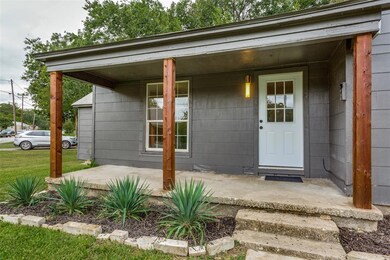 900 Ritchey St, Gainesville, TX 76240 - photo 2