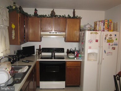 303 Sweetbriar Dr, Harrisburg, PA 17111 - photo 3