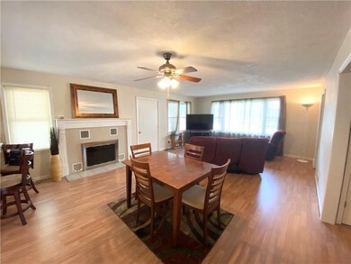 220 9th St, Covington, IN 47932 - photo 6