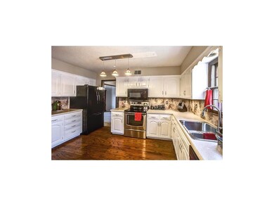 5425 Goddard St, Shawnee, KS 66203 - photo 4