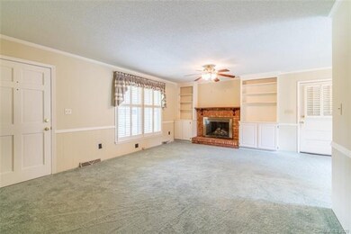 405 Beverly Dr, Statesville, NC 28625 - photo 6