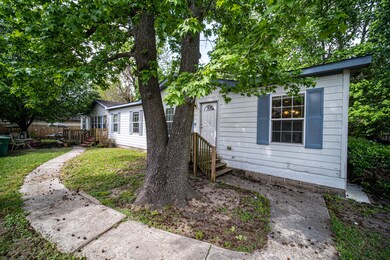 905 Grenshaw St unit A, Houston, TX 77088 - photo 2