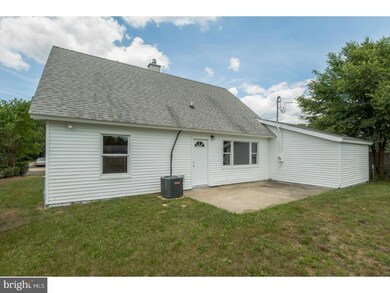 6 Bloomfield Ln, Willingboro, NJ 08046 - photo 4