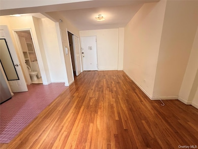 53-11 90th St unit 3D, Elmhurst, NY 11373 - photo 2