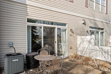 668 Cobblestone Way, Shakopee, MN 55379 - photo 4