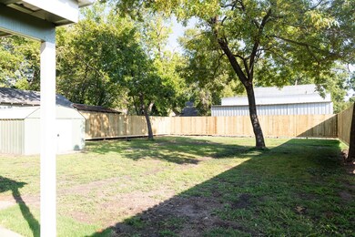 412 W 8th St, Bonham, TX 75418 - photo 4