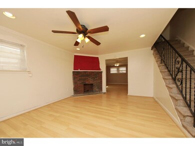 7040 Clover Ln, Upper Darby, PA 19082 - photo 3