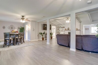 913 S Colonial Dr, Cleburne, TX 76033 - photo 4