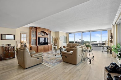 Lake Point Tower unit 2156, North Palm Beach, FL 33408 - photo 4