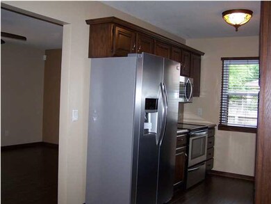 Stainless Steel Appliances stay w/home!
