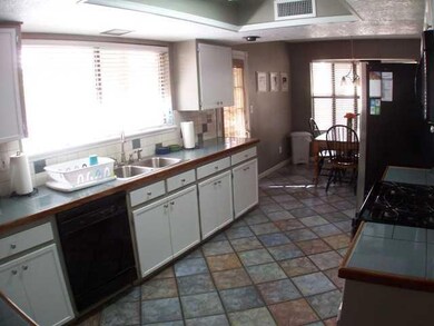 1633 Charles Owens Dr, El Paso, TX 79936 - photo 4