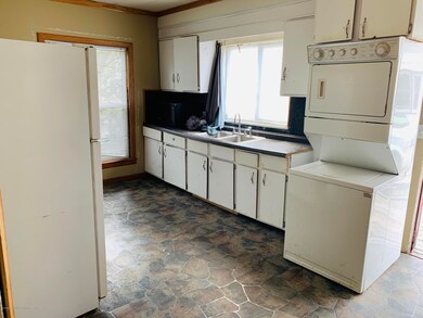 828 Vine St, Lansing, MI 48912 - photo 6