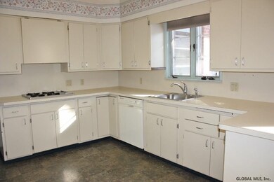 13 Marion Ave, Albany, NY 12203 - photo 5