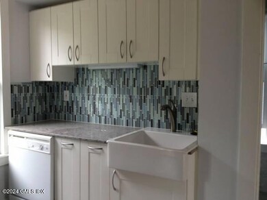 240 Davis Ave unit 2ndFl, Greenwich, CT 06830 - photo 7