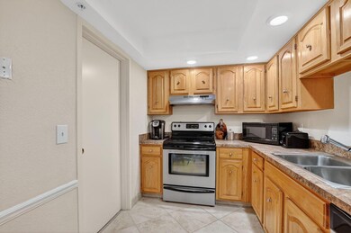 7835 Lakeside Blvd unit 966, Boca Raton, FL 33434 - photo 4