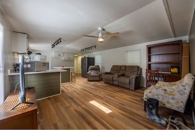 309 W Bryant St, Elm Mott, TX 76640 - photo 3