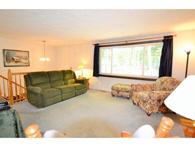 151 Litchfield Rd, Londonderry, NH 03053 - photo 5