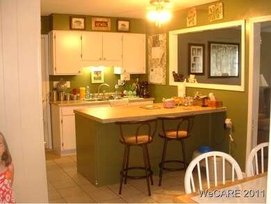 611 Nblackhoof, Wapakoneta, OH 45895 - photo 2