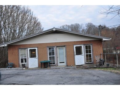 814 Rich Acres Rd, Johnson City, TN 37601 - photo 3