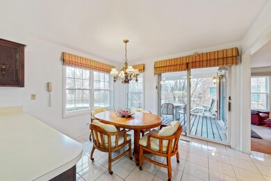 2355 Mohawk Ln, Glenview, IL 60026 - photo 6