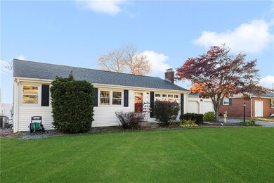 9 Roosevelt Rd, Cumberland, RI 02864 - photo 2