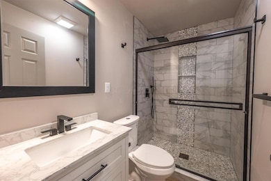 807 E Paint St - 27