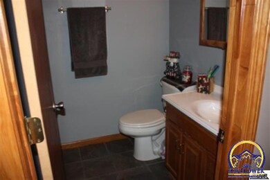 305 E 5th St, Hoyt, KS 66440 - photo 5