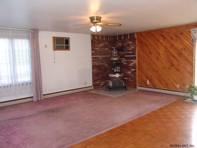 546 Notre Dame St, Schenectady, NY 12306 - photo 3