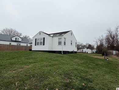 132 E Young St, Princeton, KY 42445 - photo 4