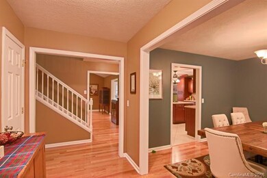Foyer/ Dining Room