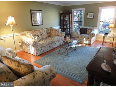 198 Old Mill Dr, Langhorne, PA 19047 - photo 4